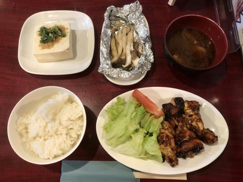 鶏ももはちみつみそ照りやき、エリンギバター炒め、冷奴、ご飯、みそ汁